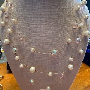 Elegant Pearl and Crystal Necklace